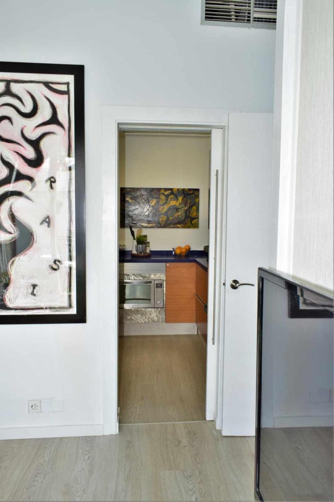 Apartamento Atico De Arte Banado En Sol